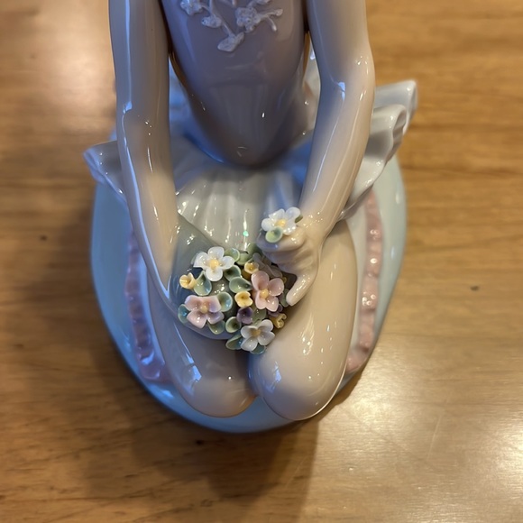 Lladro. First Ballet. Authentic and in perfect condition. Stamped on bottom. - Picture 5 of 12